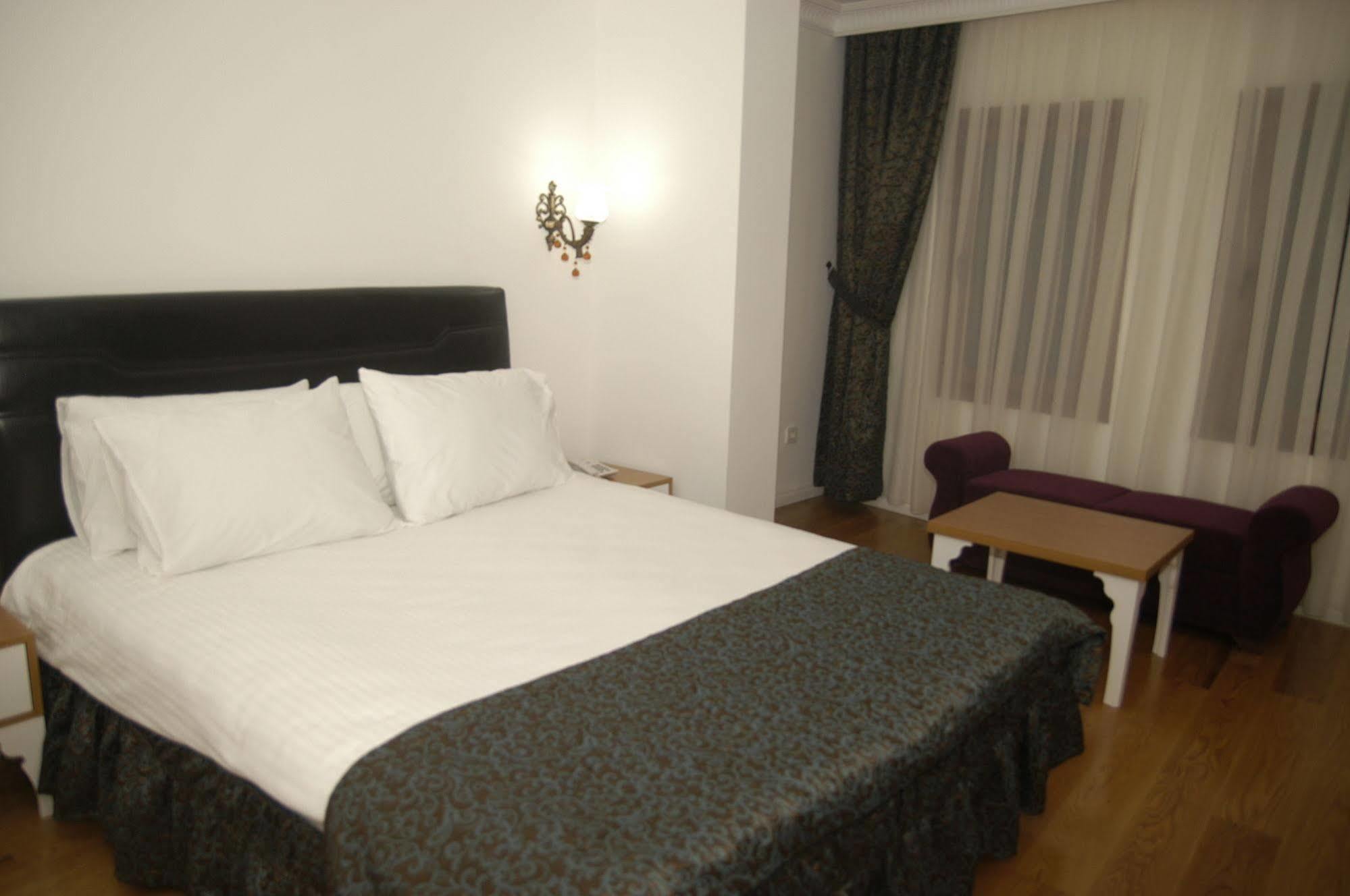 Jakaranda Hotel Istanbul Eksteriør billede